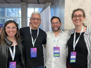 Claudia Badell junto a Rubén Aguirre (organizador de Testing Bolivia), Marcela Mellado (organizadora de Testing Day Chile) y Gustavo Terrera.